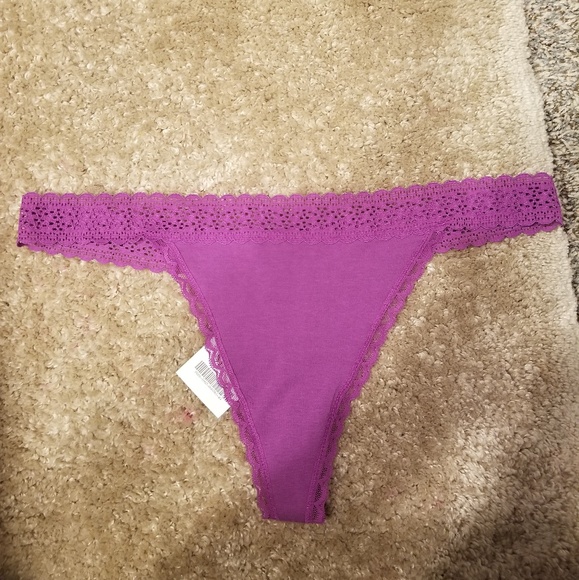 Aerie shine thong lace undie - Picture 2 of 5